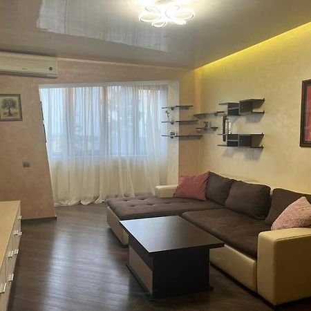 Apartament Theta- langa centru, cada hidromasaj Suceava Exterior foto